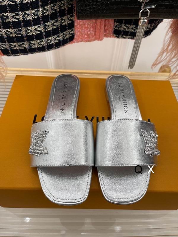 LV Women's Slippers 368